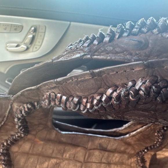 Nancy Gonzalez Crocodile Suede Leather Bag! Beautiful and lots of pockets! - Picture 3 of 14